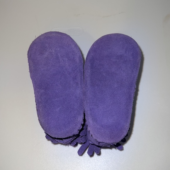 Minnetonka fringe boots - Picture 3 of 4